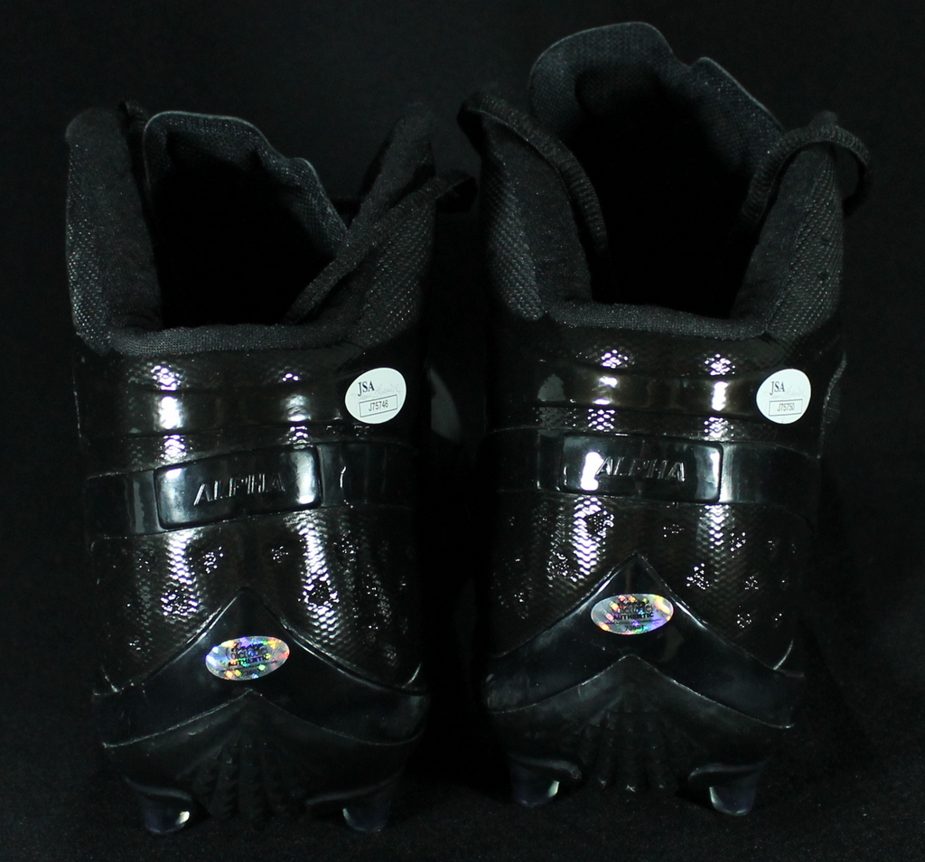 Curtis Martin Signed Alpha Talon Elite Nike Cleats (JSA COA) at PristineAuction.com Curtis Martin Signed Alpha Talon Elite Nike Cleats (JSA COA) at PristineAuction.com