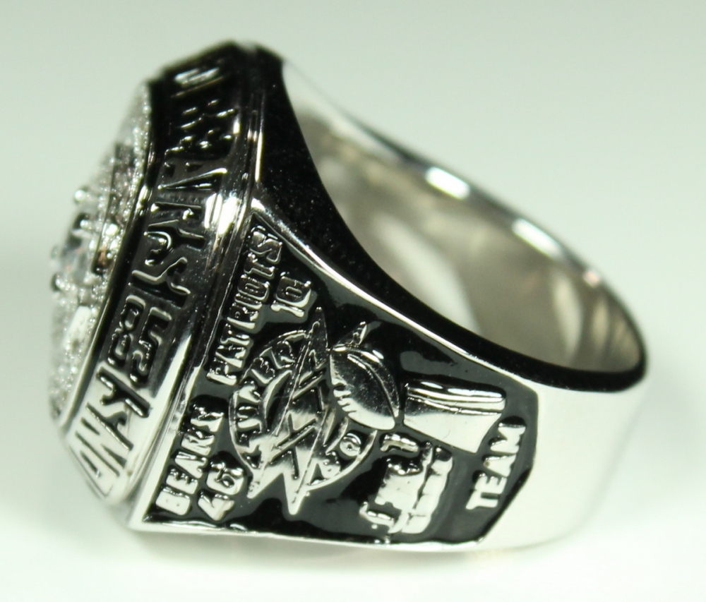 Walter Payton Chicago Bears High Quality Replica 1985 Super Bowl XX Championship Ring with Cherry Wood Display Box at PristineAuction.com Walter Payton Chicago Bears High Quality Replica 1985 Super Bowl XX Championship Ring with Cherry Wood Display Box at PristineAuction.com