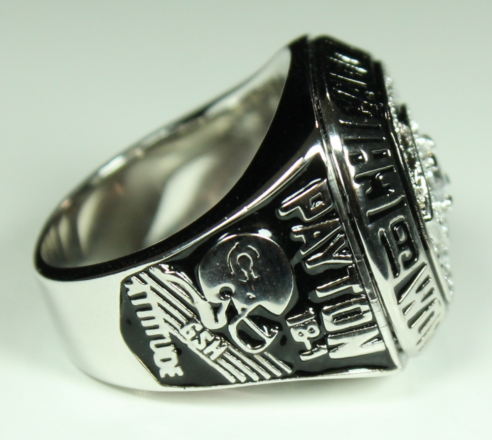 Walter Payton Chicago Bears High Quality Replica 1985 Super Bowl XX Championship Ring with Cherry Wood Display Box at PristineAuction.com Walter Payton Chicago Bears High Quality Replica 1985 Super Bowl XX Championship Ring with Cherry Wood Display Box at PristineAuction.com