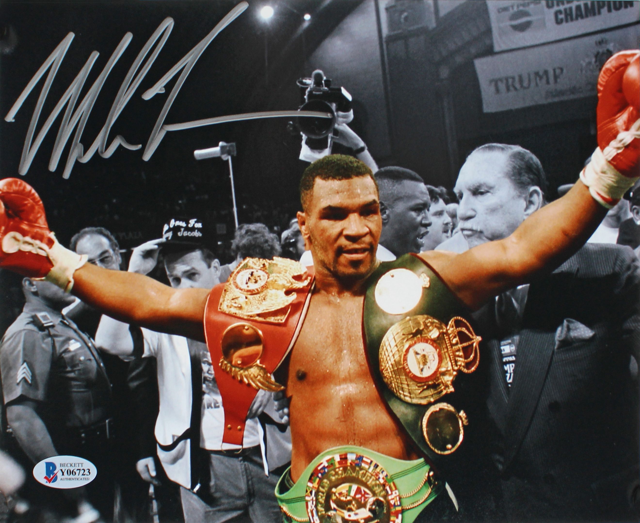 Mike Tyson Signed 8x10 Photo (Beckett COA) at PristineAuction.com Mike Tyson Signed 8x10 Photo (Beckett COA) at PristineAuction.com