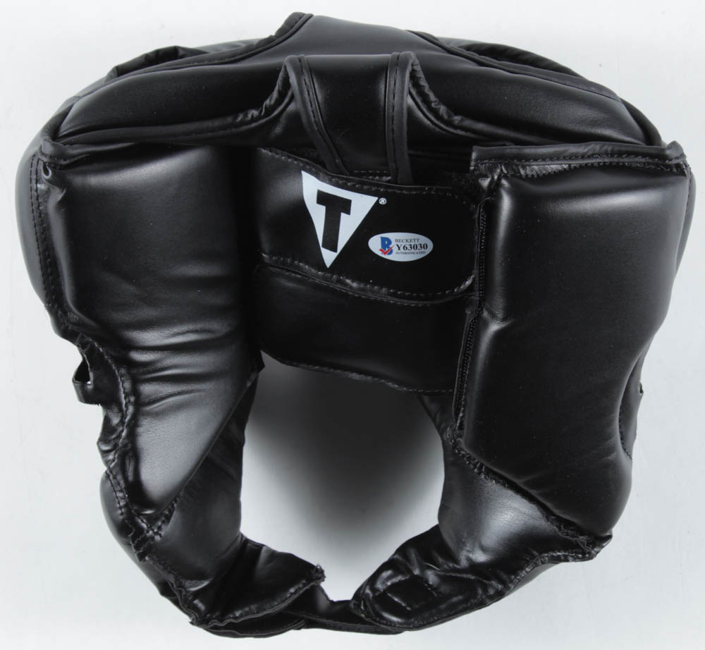 Julio Cesar Chavez Signed Title Classic Headgear (Beckett COA) at PristineAuction.com Julio Cesar Chavez Signed Title Classic Headgear (Beckett COA) at PristineAuction.com