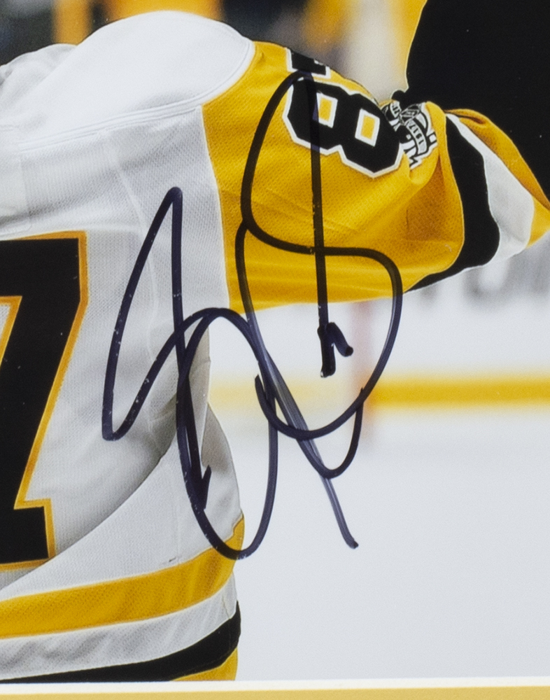 Sidney Crosby Signed Penguins 11x14 Custom Framed Photo Display (PSA COA) at PristineAuction.com Sidney Crosby Signed Penguins 11x14 Custom Framed Photo Display (PSA COA) at PristineAuction.com