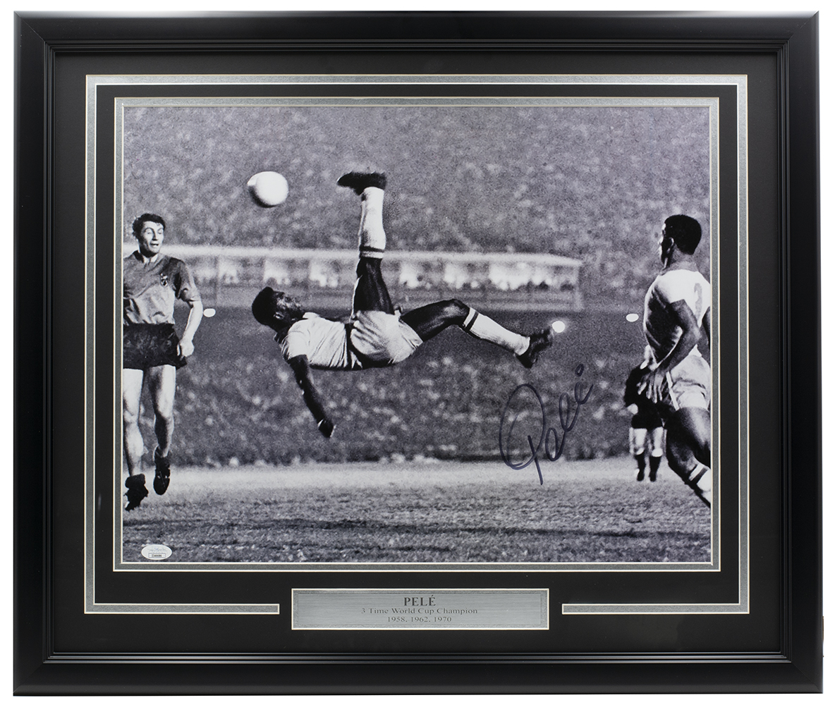 Pele Signed 22x27 Custom Framed Photo Display (JSA COA) at PristineAuction.com Pele Signed 22x27 Custom Framed Photo Display (JSA COA) at PristineAuction.com