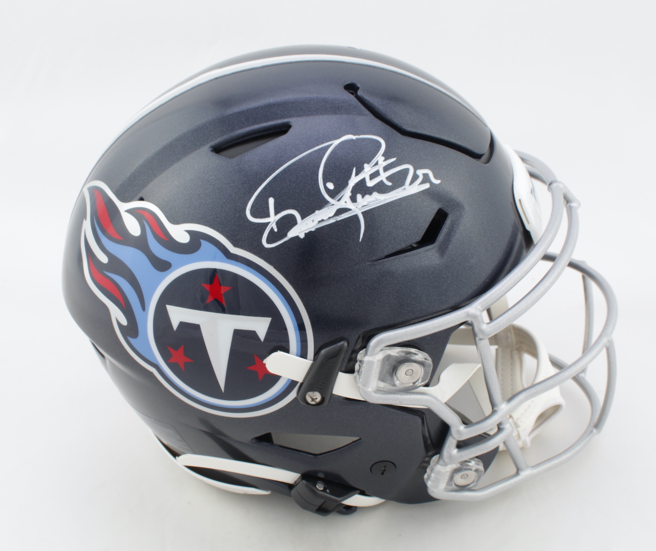 Derrick Henry Signed Titans Full-Size Authentic On-Field SpeedFlex Helmet (Beckett COA) at PristineAuction.com Derrick Henry Signed Titans Full-Size Authentic On-Field SpeedFlex Helmet (Beckett COA) at PristineAuction.com