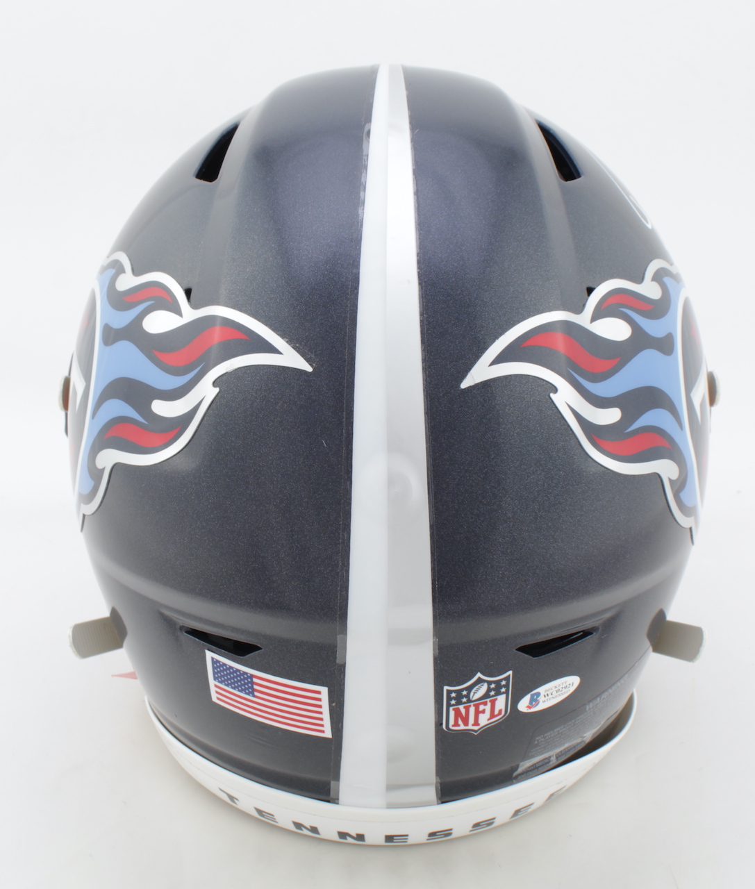 Derrick Henry Signed Titans Full-Size Authentic On-Field SpeedFlex Helmet (Beckett COA) at PristineAuction.com Derrick Henry Signed Titans Full-Size Authentic On-Field SpeedFlex Helmet (Beckett COA) at PristineAuction.com