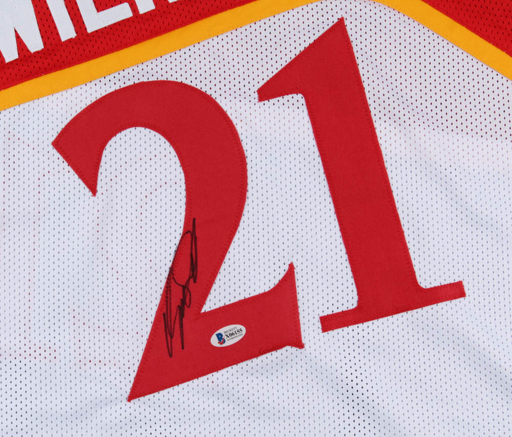 Dominique Wilkins Signed Jersey (Beckett COA) at PristineAuction.com Dominique Wilkins Signed Jersey (Beckett COA) at PristineAuction.com