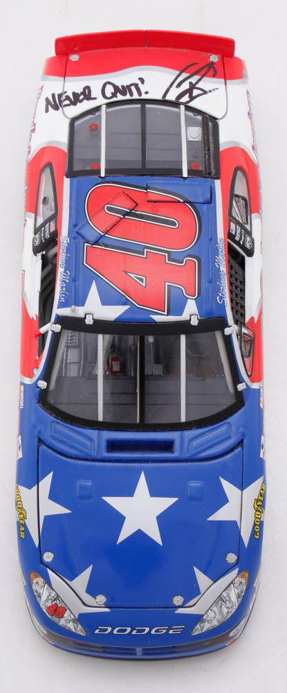 Robert O'Neill Signed #40 American Pride 2001 Intrepid R/T 1:24 Diecast Car Inscribed "Never Quit!" (PSA COA) at PristineAuction.com Robert O'Neill Signed #40 American Pride 2001 Intrepid R/T 1:24 Diecast Car Inscribed "Never Quit!" (PSA COA) at PristineAuction.com