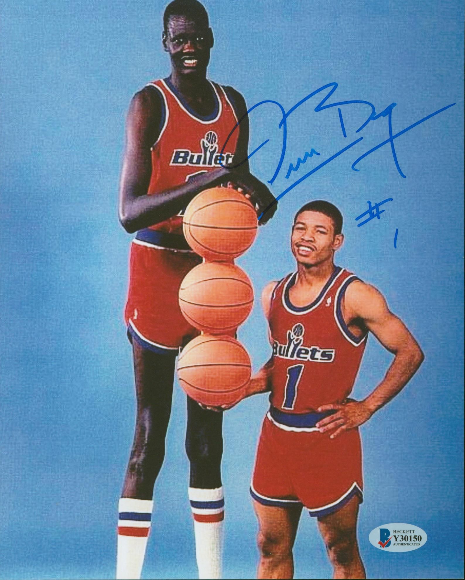 Muggsy Bogues Signed Bullets 8x10 Photo (Beckett COA) at PristineAuction.com Muggsy Bogues Signed Bullets 8x10 Photo (Beckett COA) at PristineAuction.com