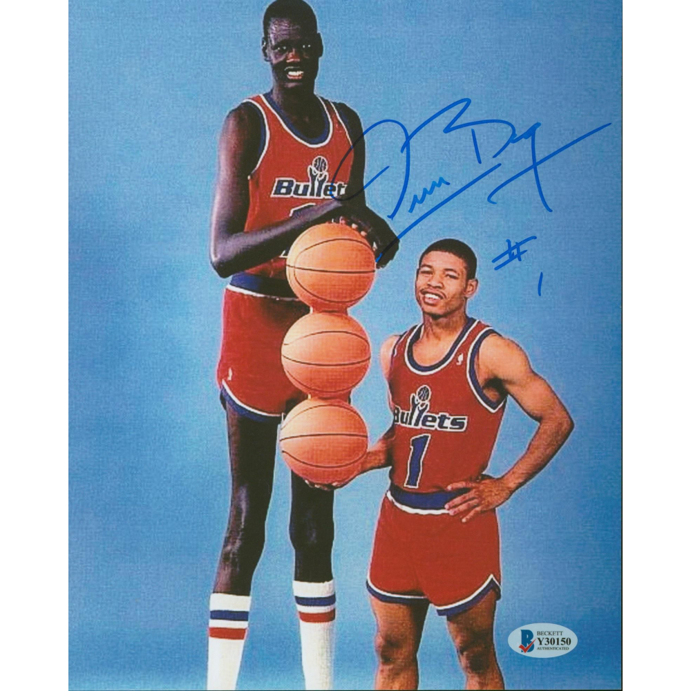 Muggsy Bogues Signed Bullets 8x10 Photo (Beckett COA) Pristine Auction
