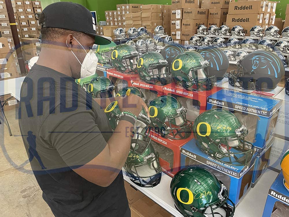 Jonathan Stewart Signed Oregon Ducks Full-Size Authentic On-Field Speed Helmet (Radtke) at PristineAuction.com Jonathan Stewart Signed Oregon Ducks Full-Size Authentic On-Field Speed Helmet (Radtke) at PristineAuction.com