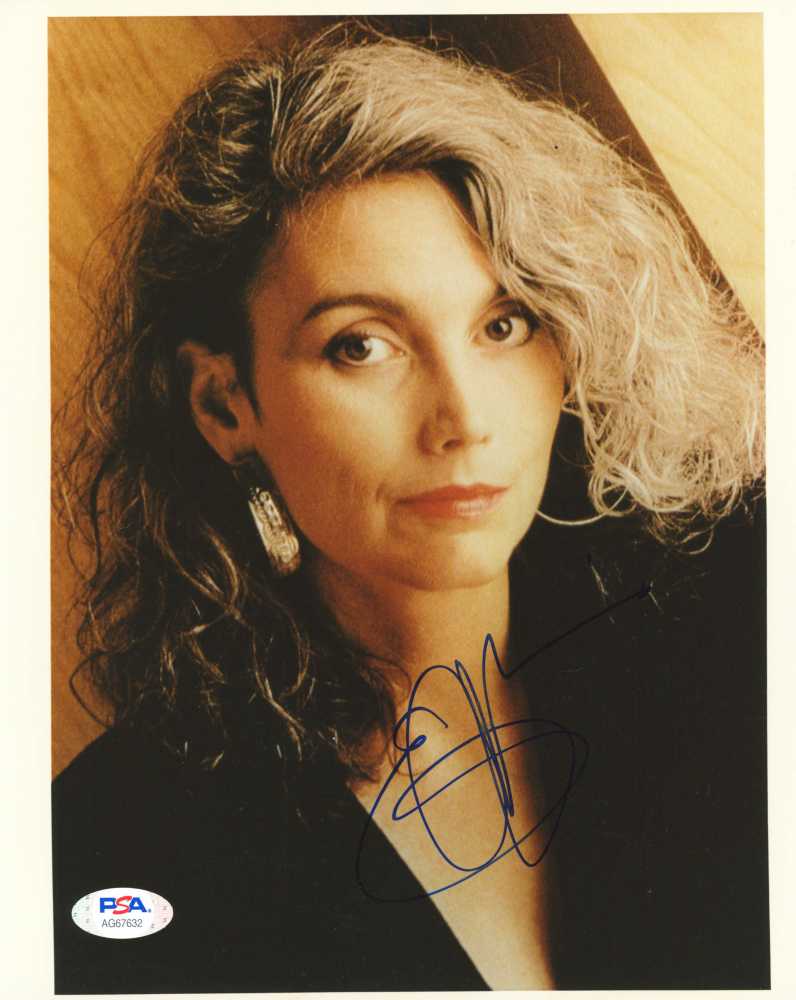 Emmylou Harris Signed 8x10 Photo (PSA Hologram) Pristine Auction