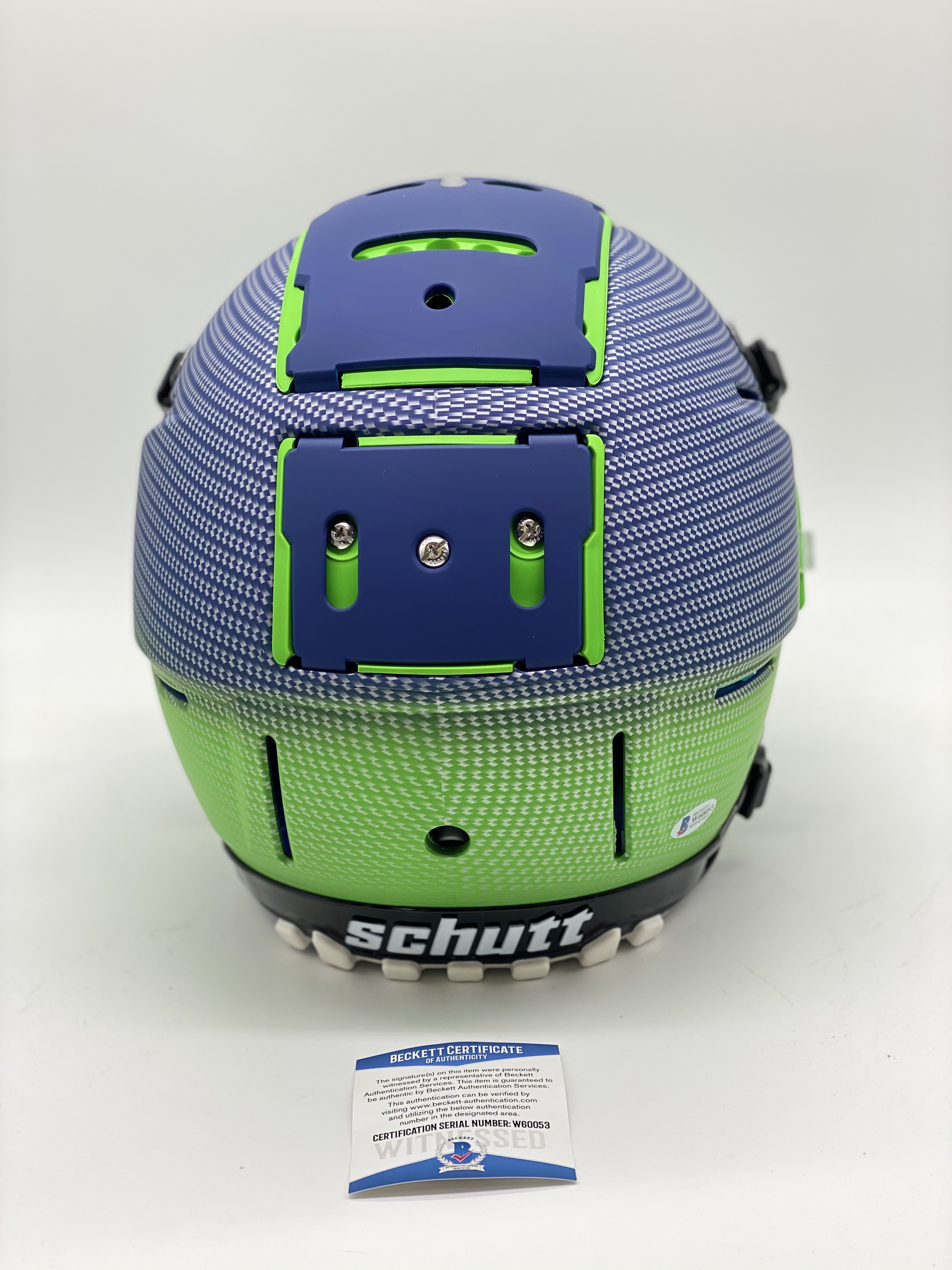 DK Metcalf Signed Full-Size Authentic On-Field Hydro-Dipped F7 Helmet with Visor (Beckett COA) at PristineAuction.com DK Metcalf Signed Full-Size Authentic On-Field Hydro-Dipped F7 Helmet with Visor (Beckett COA) at PristineAuction.com