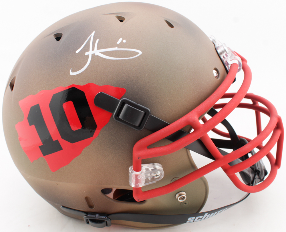 Tyreek Hill Signed Full-Size Authentic On-Field Helmet (JSA COA) at PristineAuction.com Tyreek Hill Signed Full-Size Authentic On-Field Helmet (JSA COA) at PristineAuction.com