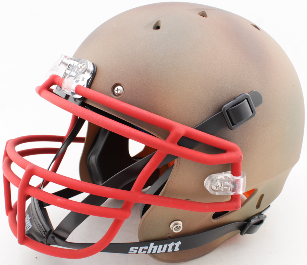 Tyreek Hill Signed Full-Size Authentic On-Field Helmet (JSA COA) at PristineAuction.com Tyreek Hill Signed Full-Size Authentic On-Field Helmet (JSA COA) at PristineAuction.com