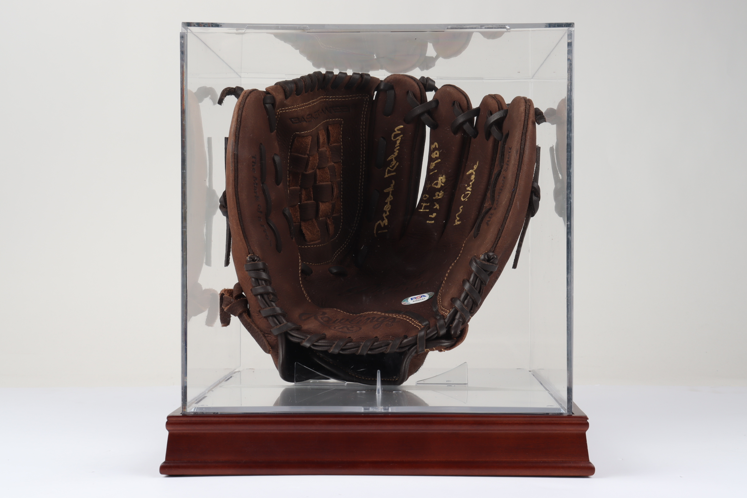 Brooks Robinson Signed Rawlings Baseball Glove With Multiple Inscriptions with Display Case (PSA COA) at PristineAuction.com Brooks Robinson Signed Rawlings Baseball Glove With Multiple Inscriptions with Display Case (PSA COA) at PristineAuction.com