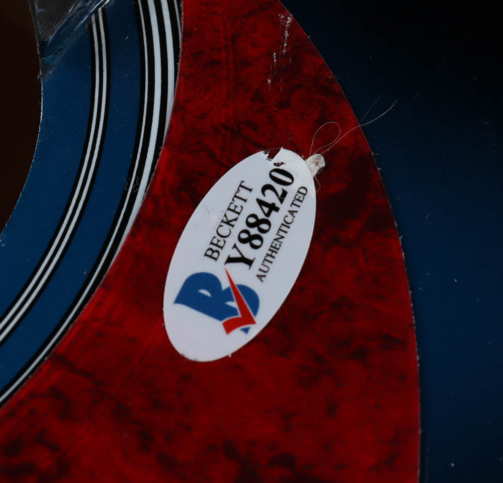 Lionel Richie Signed 38" Acoustic Guitar (Beckett COA) (See Description) at PristineAuction.com Lionel Richie Signed 38" Acoustic Guitar (Beckett COA) (See Description) at PristineAuction.com