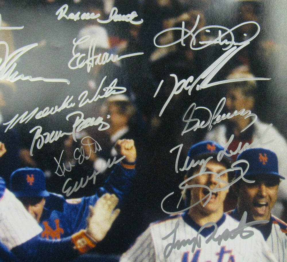 1986 Mets 16x20 Photo Team-Signed by (27) with Darryl Strawberry ...