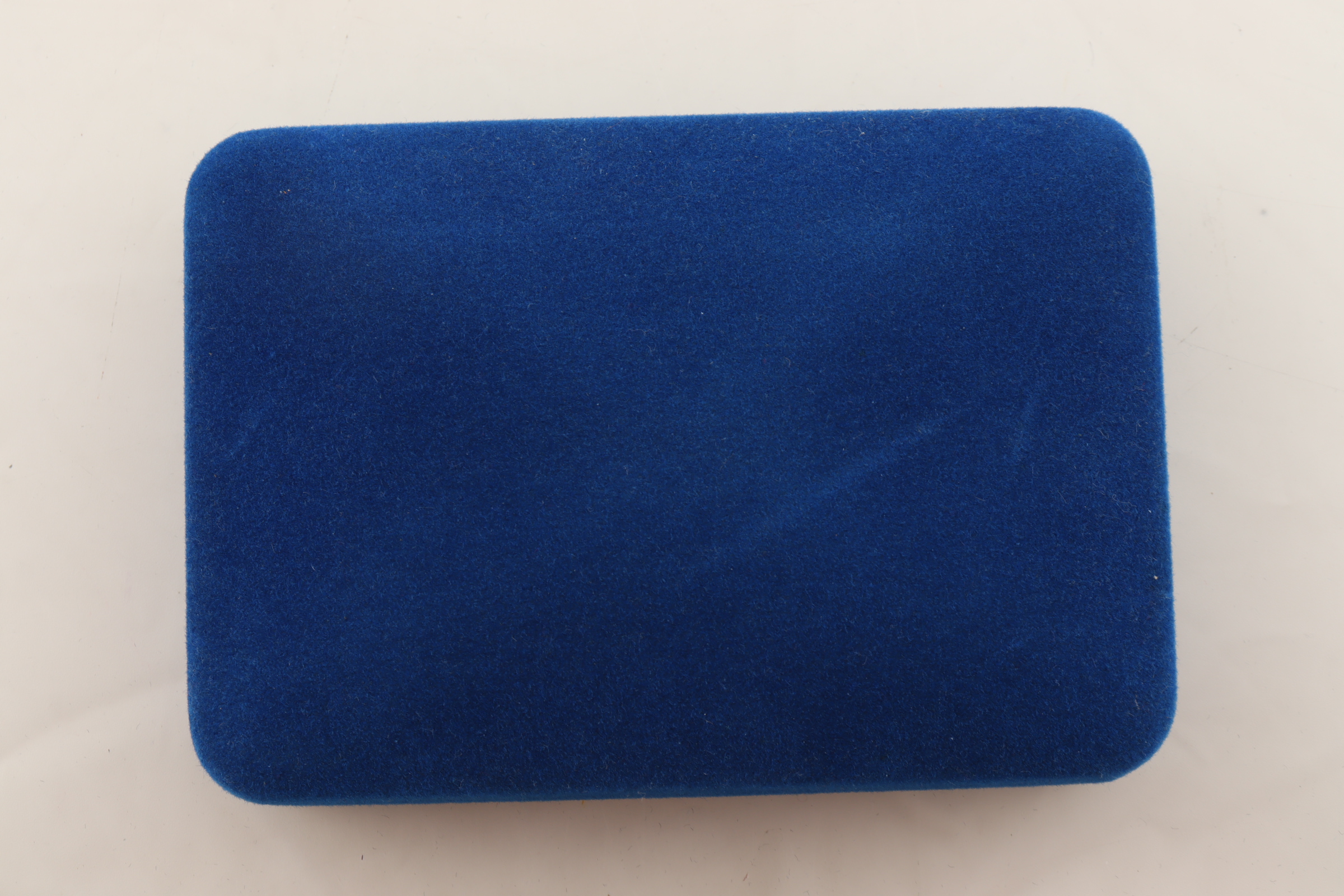 Set of (5) Vintage Walt Disney Classics Collection 5th Anniversary Pins at PristineAuction.com Set of (5) Vintage Walt Disney Classics Collection 5th Anniversary Pins at PristineAuction.com