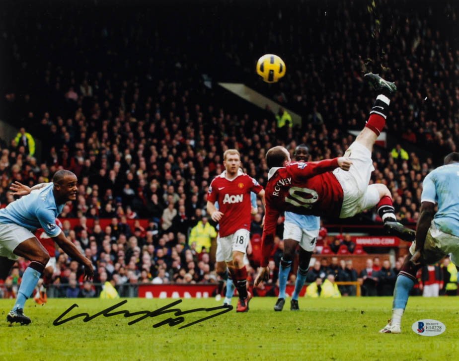 Wayne Rooney Signed Manchester United F.C. 11x14 Photo (Beckett COA) at PristineAuction.com Wayne Rooney Signed Manchester United F.C. 11x14 Photo (Beckett COA) at PristineAuction.com