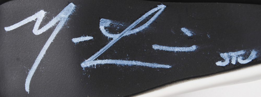 Matthew Lillard Signed "Scream" Ghostface Mask Inscribed "Stu" (JSA COA) at PristineAuction.com Matthew Lillard Signed "Scream" Ghostface Mask Inscribed "Stu" (JSA COA) at PristineAuction.com