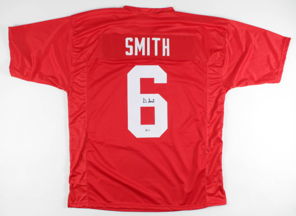 DeVonta Smith Signed Jersey (Beckett) at PristineAuction.com DeVonta Smith Signed Jersey (Beckett) at PristineAuction.com