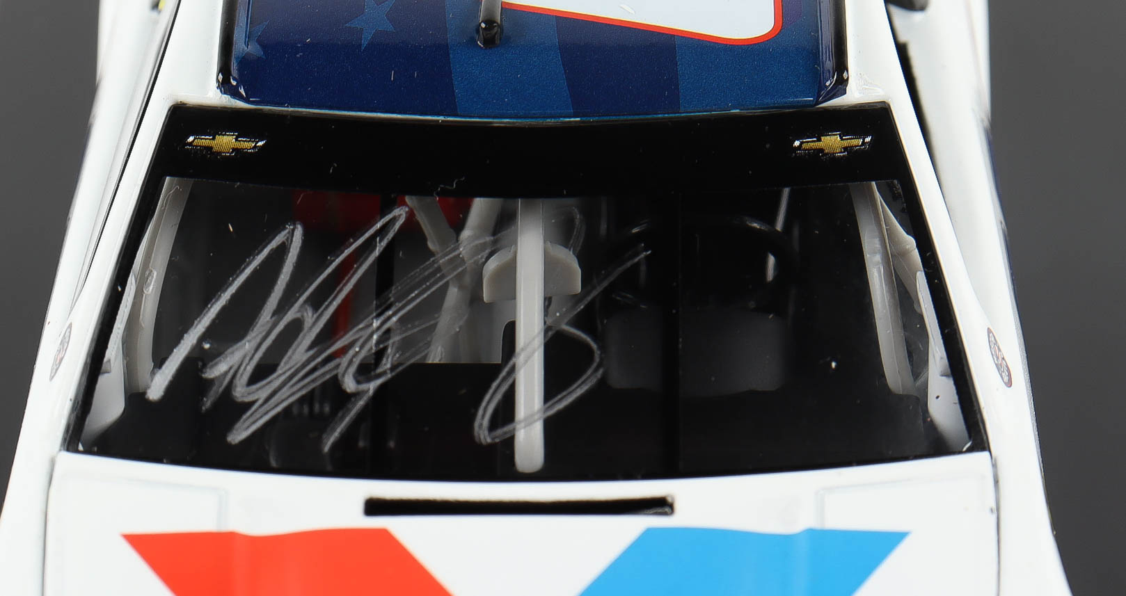 Alex Bowman Signed 2019 NASCAR #88 Valvoline Patriotic - 1:24 Premium Action Diecast Car (PA COA) (See Description) at PristineAuction.com Alex Bowman Signed 2019 NASCAR #88 Valvoline Patriotic - 1:24 Premium Action Diecast Car (PA COA) (See Description) at PristineAuction.com