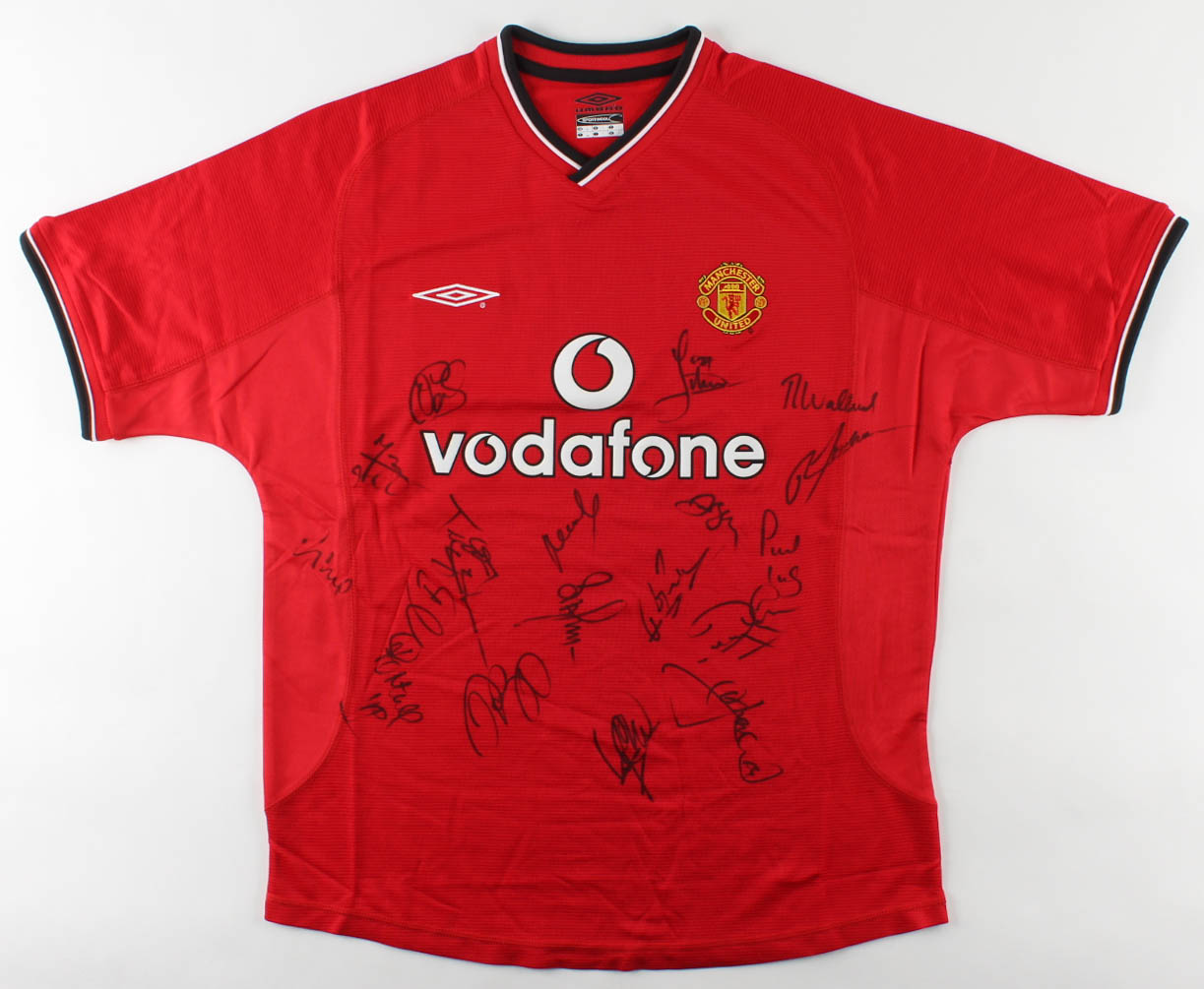 Manchester United F.C. Jersey Team-Signed By (18) With David Beckham, Teddy Sherringham, Ryan Giggs, Dwight Yorke, Ole Gunnar Solskjaer (JSA LOA) at PristineAuction.com Manchester United F.C. Jersey Team-Signed By (18) With David Beckham, Teddy Sherringham, Ryan Giggs, Dwight Yorke, Ole Gunnar Solskjaer (JSA LOA) at PristineAuction.com