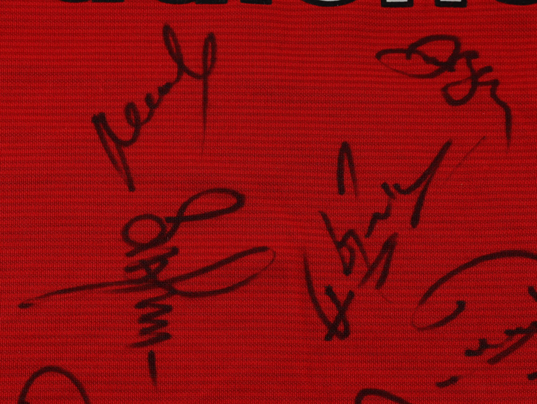 Manchester United F.C. Jersey Team-Signed By (18) With David Beckham, Teddy Sherringham, Ryan Giggs, Dwight Yorke, Ole Gunnar Solskjaer (JSA LOA) at PristineAuction.com Manchester United F.C. Jersey Team-Signed By (18) With David Beckham, Teddy Sherringham, Ryan Giggs, Dwight Yorke, Ole Gunnar Solskjaer (JSA LOA) at PristineAuction.com