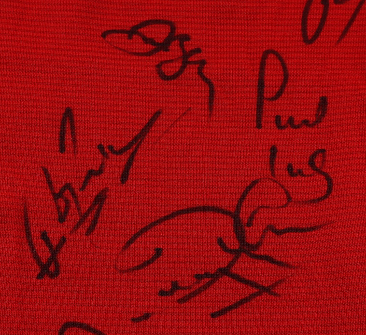 Manchester United F.C. Jersey Team-Signed By (18) With David Beckham, Teddy Sherringham, Ryan Giggs, Dwight Yorke, Ole Gunnar Solskjaer (JSA LOA) at PristineAuction.com Manchester United F.C. Jersey Team-Signed By (18) With David Beckham, Teddy Sherringham, Ryan Giggs, Dwight Yorke, Ole Gunnar Solskjaer (JSA LOA) at PristineAuction.com