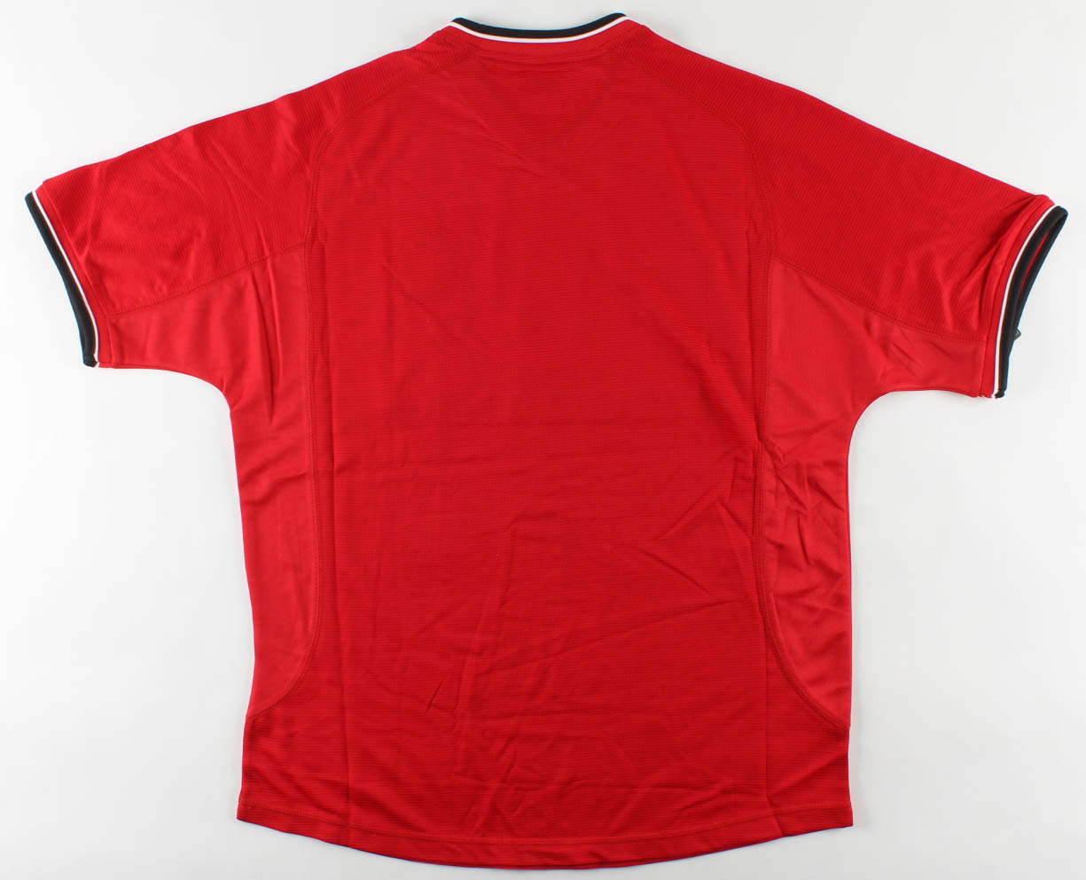 Manchester United F.C. Jersey Team-Signed By (18) With David Beckham, Teddy Sherringham, Ryan Giggs, Dwight Yorke, Ole Gunnar Solskjaer (JSA LOA) at PristineAuction.com Manchester United F.C. Jersey Team-Signed By (18) With David Beckham, Teddy Sherringham, Ryan Giggs, Dwight Yorke, Ole Gunnar Solskjaer (JSA LOA) at PristineAuction.com