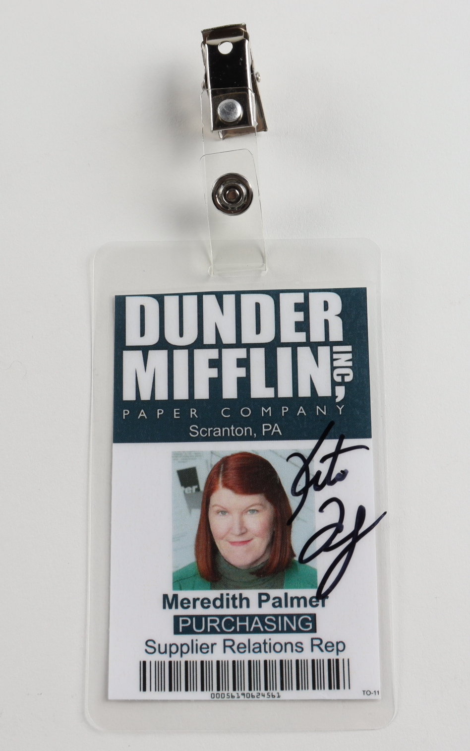 Kate Flannery Signed "The Office" Prop ID Badge (PSA COA) at PristineAuction.com Kate Flannery Signed "The Office" Prop ID Badge (PSA COA) at PristineAuction.com