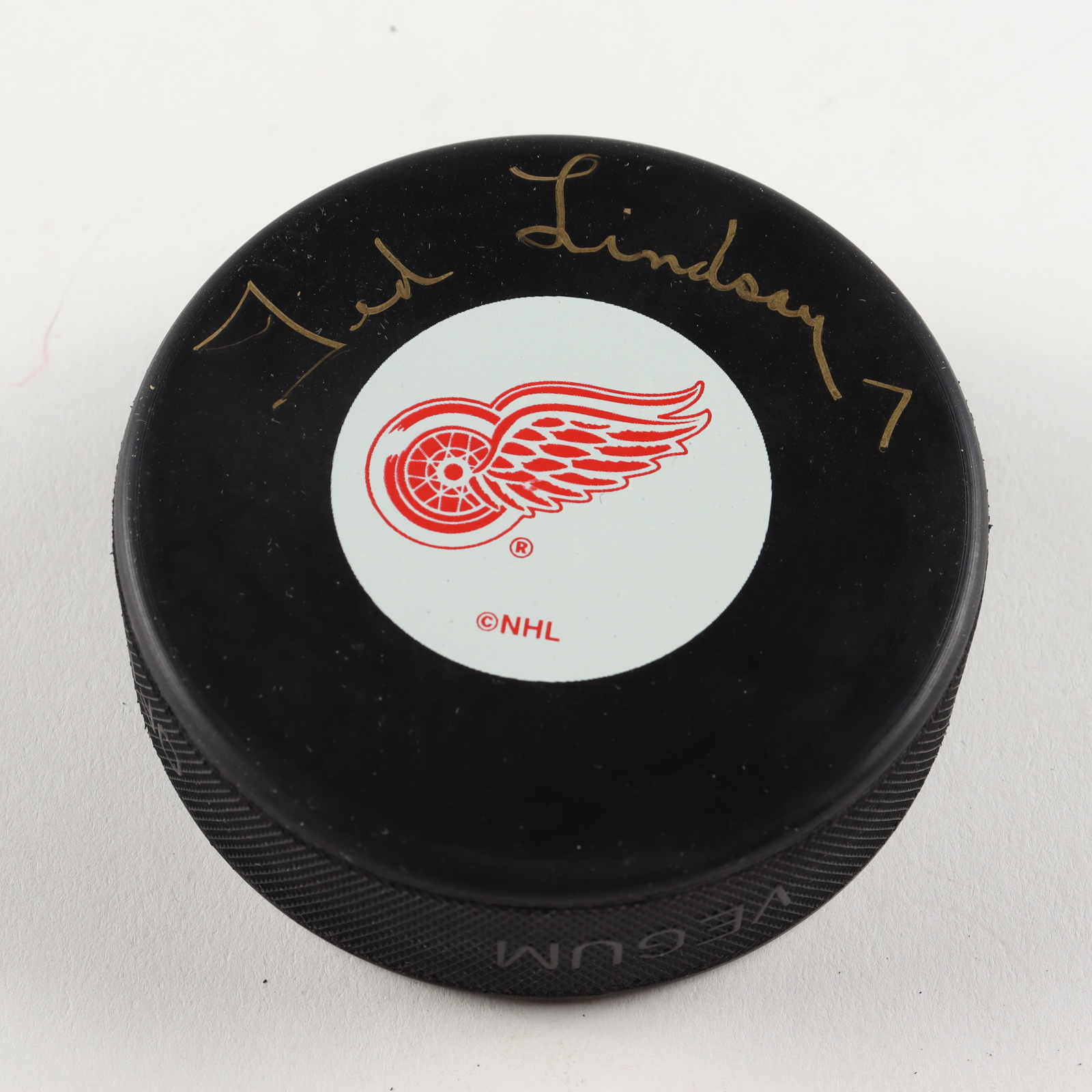 Ted Lindsay Signed Red Wings Logo Hockey Puck (PSA Hologram) at PristineAuction.com Ted Lindsay Signed Red Wings Logo Hockey Puck (PSA Hologram) at PristineAuction.com
