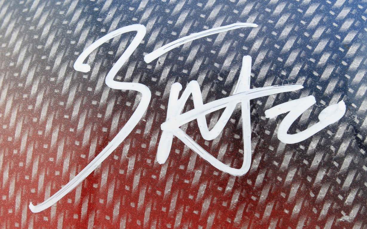 Zack Moss Signed Full-Size Authentic On-Field Hydro-Dipped Helmet (Beckett COA) (See Description) at PristineAuction.com Zack Moss Signed Full-Size Authentic On-Field Hydro-Dipped Helmet (Beckett COA) (See Description) at PristineAuction.com