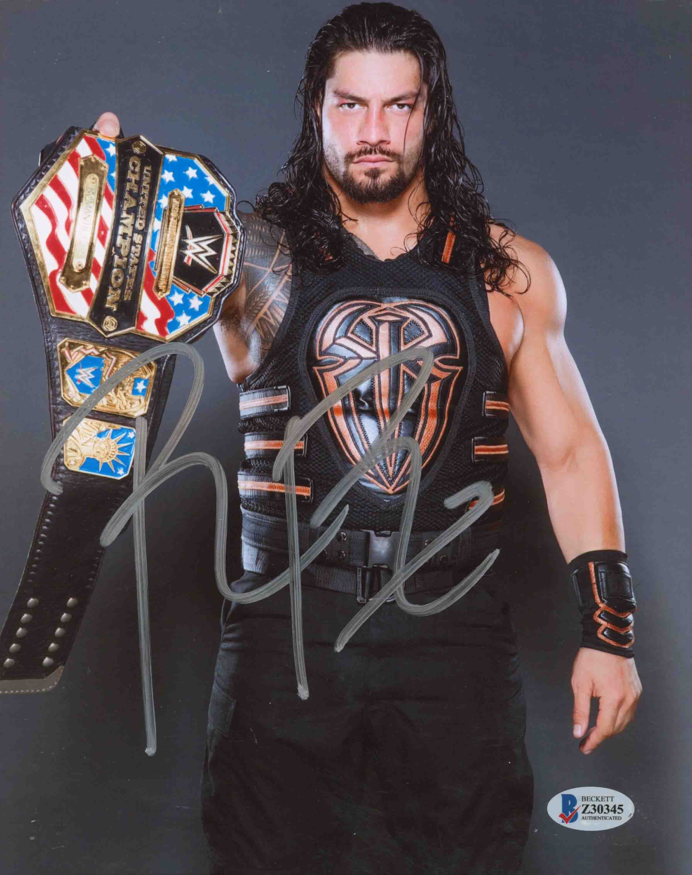 Roman Reigns Signed WWE 8x10 Photo (Beckett COA) at PristineAuction.com Roman Reigns Signed WWE 8x10 Photo (Beckett COA) at PristineAuction.com