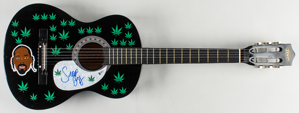 Snoop Dogg Signed 38" Acoustic Guitar (Beckett COA) at PristineAuction.com Snoop Dogg Signed 38" Acoustic Guitar (Beckett COA) at PristineAuction.com