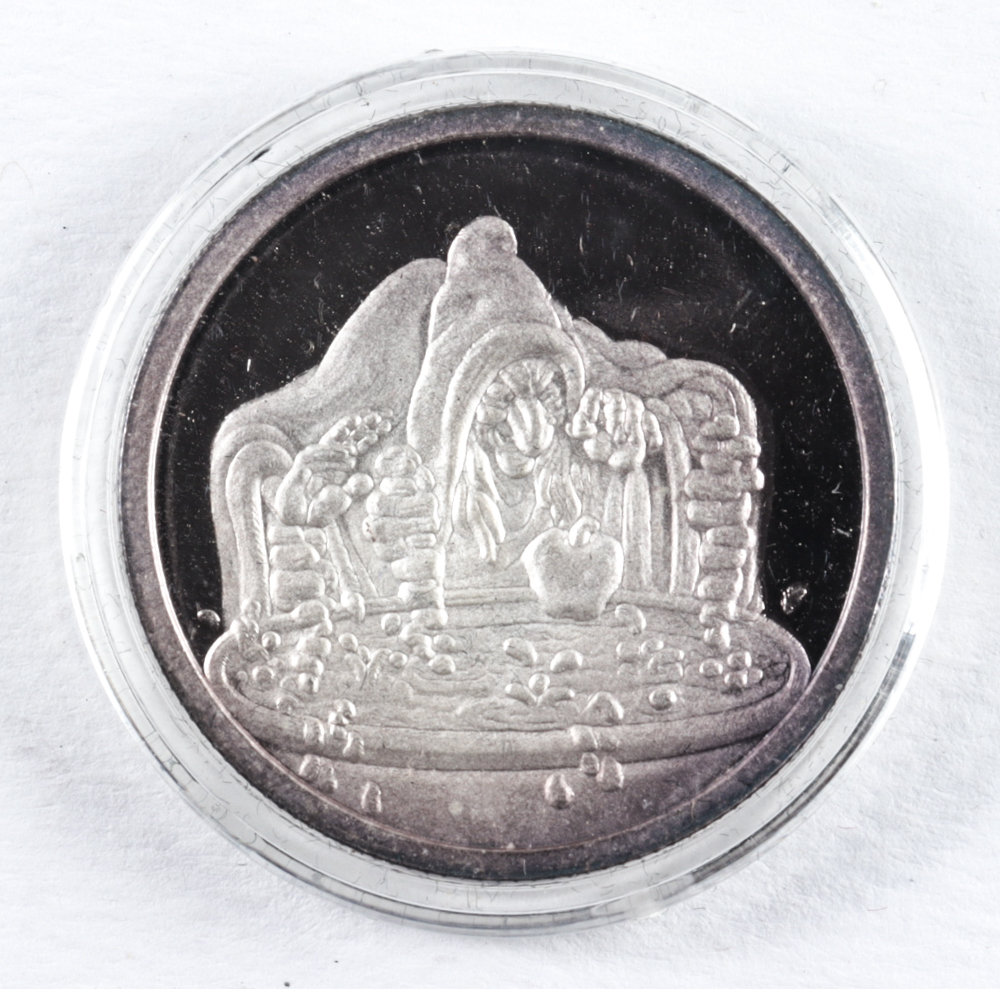 1987 LE Walt Disney's 50th Anniversary Snow White's "The Witch" 1 Troy Ounce Fine Silver Coin at PristineAuction.com 1987 LE Walt Disney's 50th Anniversary Snow White's "The Witch" 1 Troy Ounce Fine Silver Coin at PristineAuction.com
