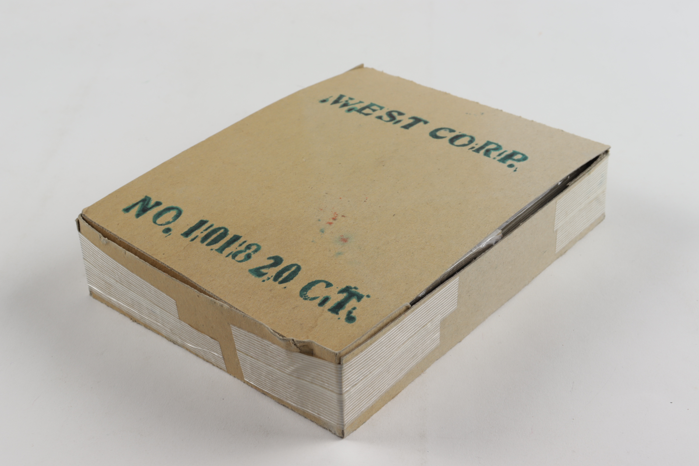 1974 Topps Baseball Card Fun Pack Box with (20) Packs at PristineAuction.com 1974 Topps Baseball Card Fun Pack Box with (20) Packs at PristineAuction.com