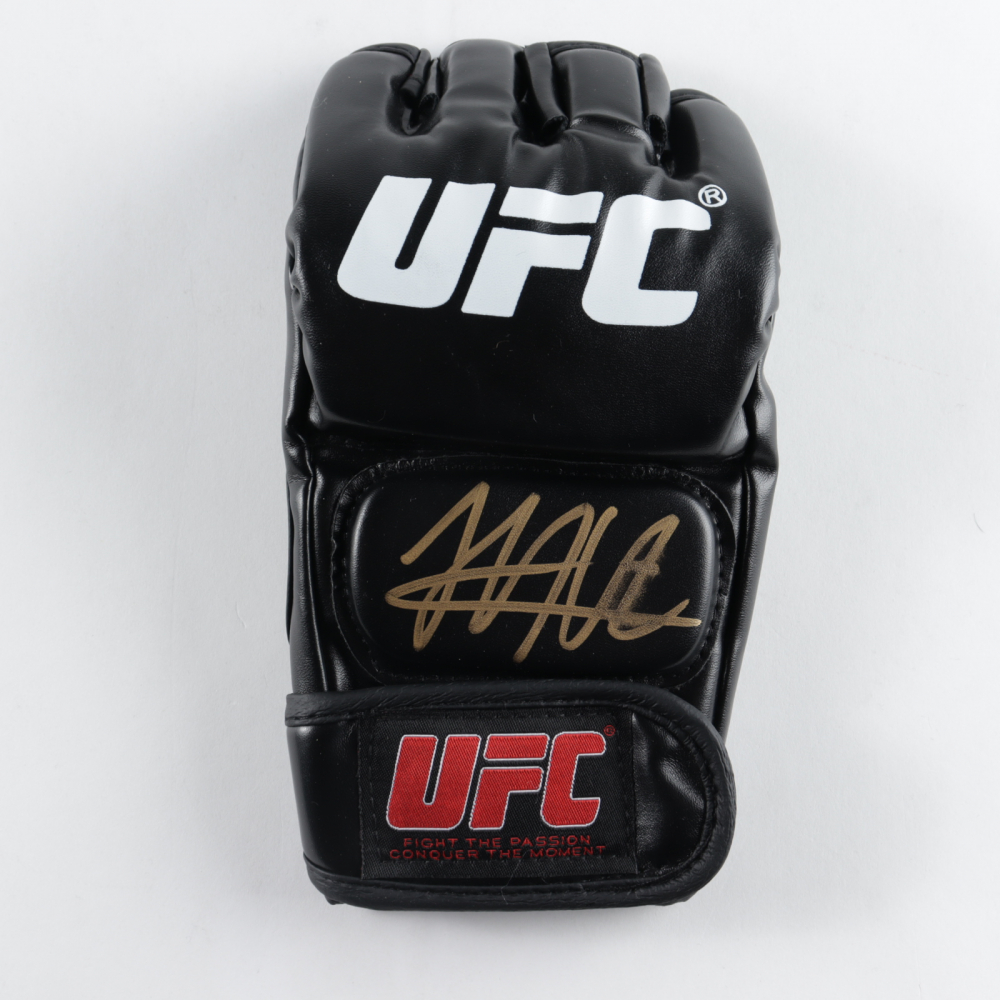 Gant UFC Signé Par Khabib Nurmagomedov - Certifié Beckett BAS (The Eagle)