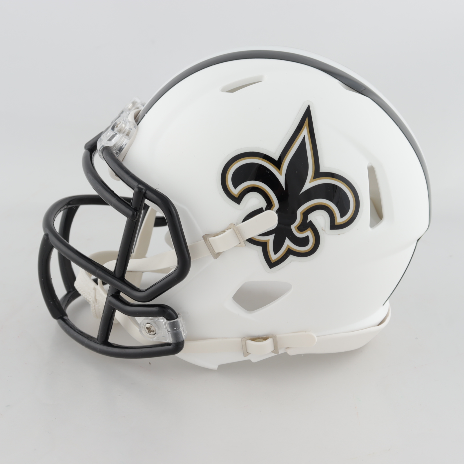 Drew Brees Signed Saints Matte White Speed Mini Helmet (Beckett COA & Brees Hologram) at PristineAuction.com Drew Brees Signed Saints Matte White Speed Mini Helmet (Beckett COA & Brees Hologram) at PristineAuction.com