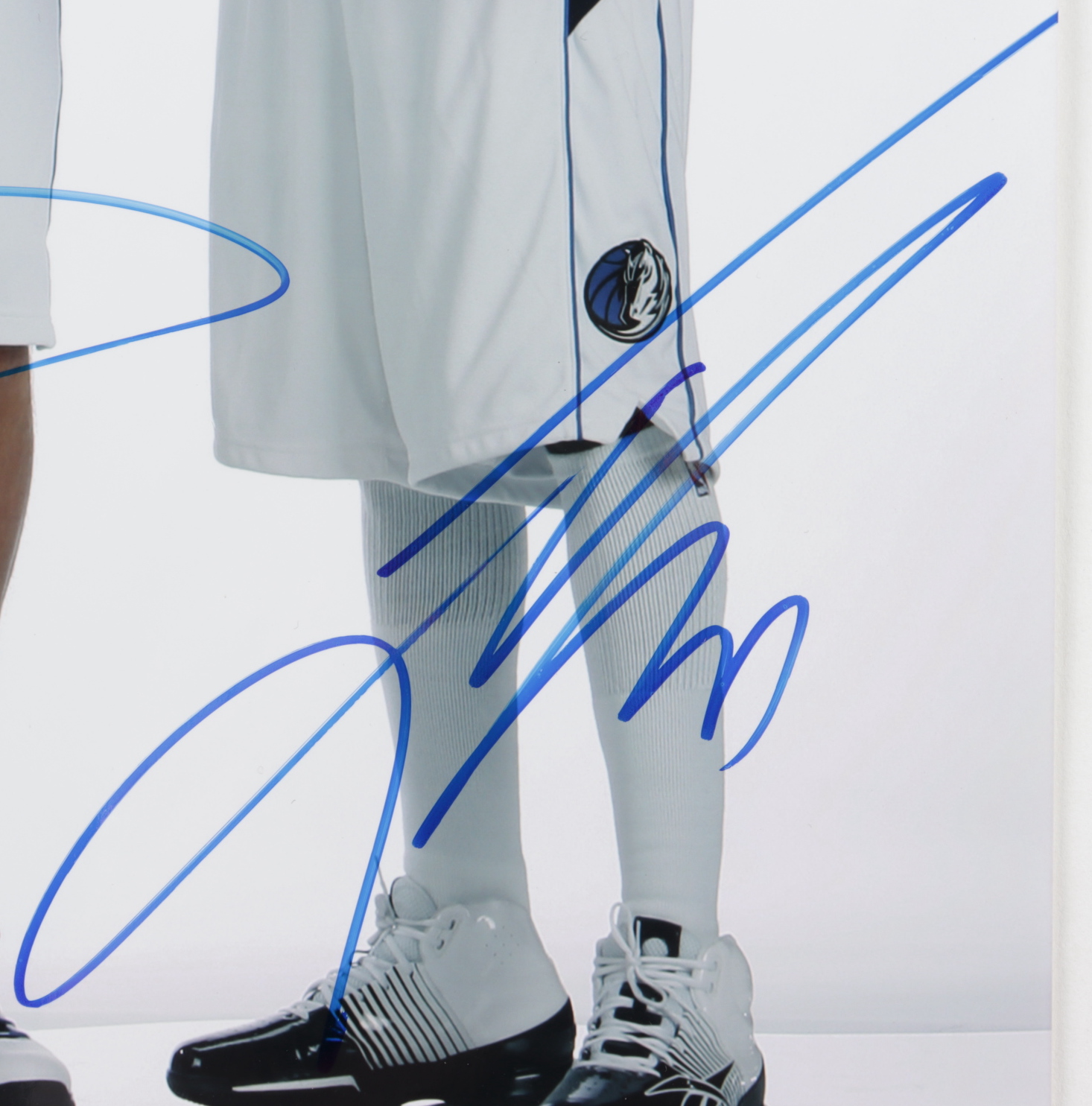 Jason Kidd, Dirk Nowitzki & Jason Terry Signed Mavericks 11x14 Photo (Beckett LOA) (See Description) at PristineAuction.com Jason Kidd, Dirk Nowitzki & Jason Terry Signed Mavericks 11x14 Photo (Beckett LOA) (See Description) at PristineAuction.com