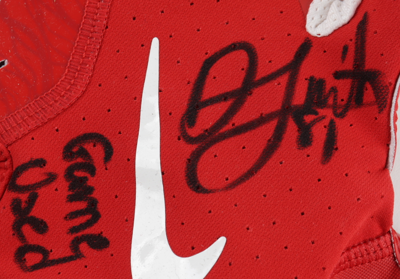 Jonnu Smith Signed Game Used Nike Football Glove Inscribed "Game Used" (Beckett COA) at PristineAuction.com Jonnu Smith Signed Game Used Nike Football Glove Inscribed "Game Used" (Beckett COA) at PristineAuction.com