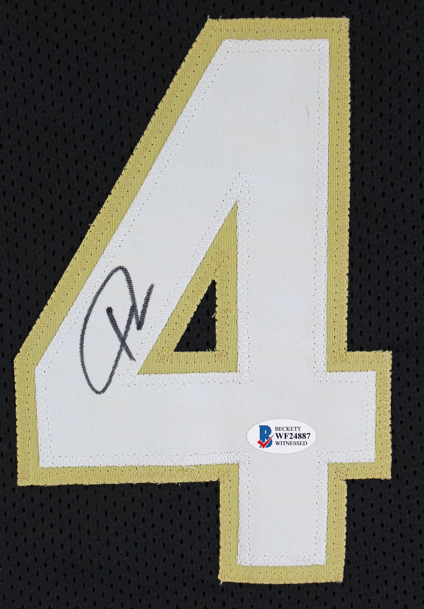 Giannis Antetokounmpo Signed Jersey (Beckett COA) at PristineAuction.com Giannis Antetokounmpo Signed Jersey (Beckett COA) at PristineAuction.com