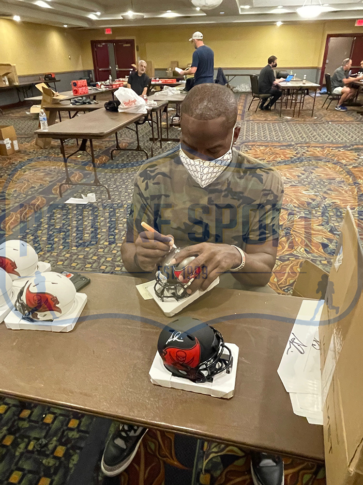 Simeon Rice Signed Buccaneers Speed Mini-Helmet (Radtke COA) at PristineAuction.com Simeon Rice Signed Buccaneers Speed Mini-Helmet (Radtke COA) at PristineAuction.com