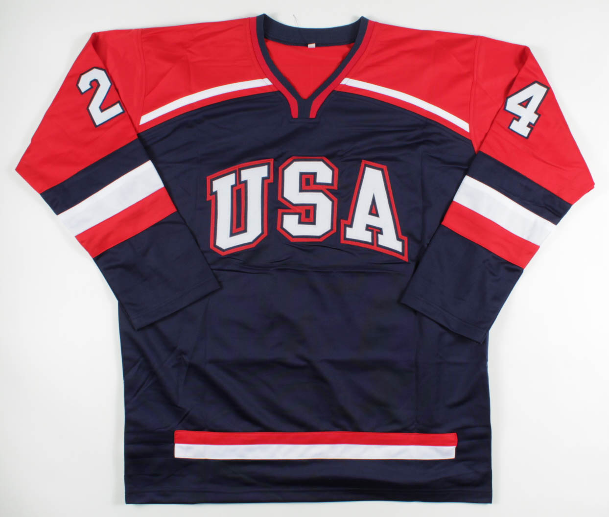 Chris Chelios Signed Jersey Inscribed "HOF 2013" (Beckett COA) at PristineAuction.com Chris Chelios Signed Jersey Inscribed "HOF 2013" (Beckett COA) at PristineAuction.com