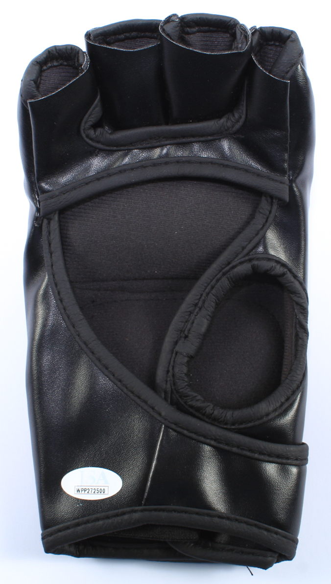 Jorge Masvidal Signed UFC Glove Inscribed "305" (JSA COA) at PristineAuction.com Jorge Masvidal Signed UFC Glove Inscribed "305" (JSA COA) at PristineAuction.com