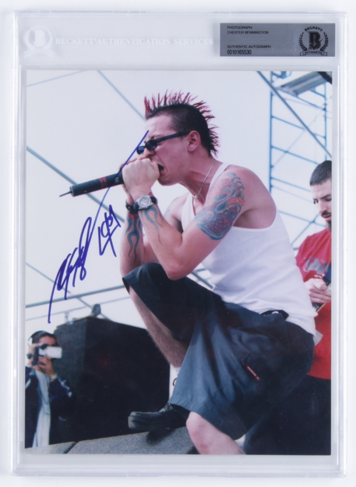 Chester Bennington Signed 8x10 Photo (BGS Encapsulated) Pristine Auction