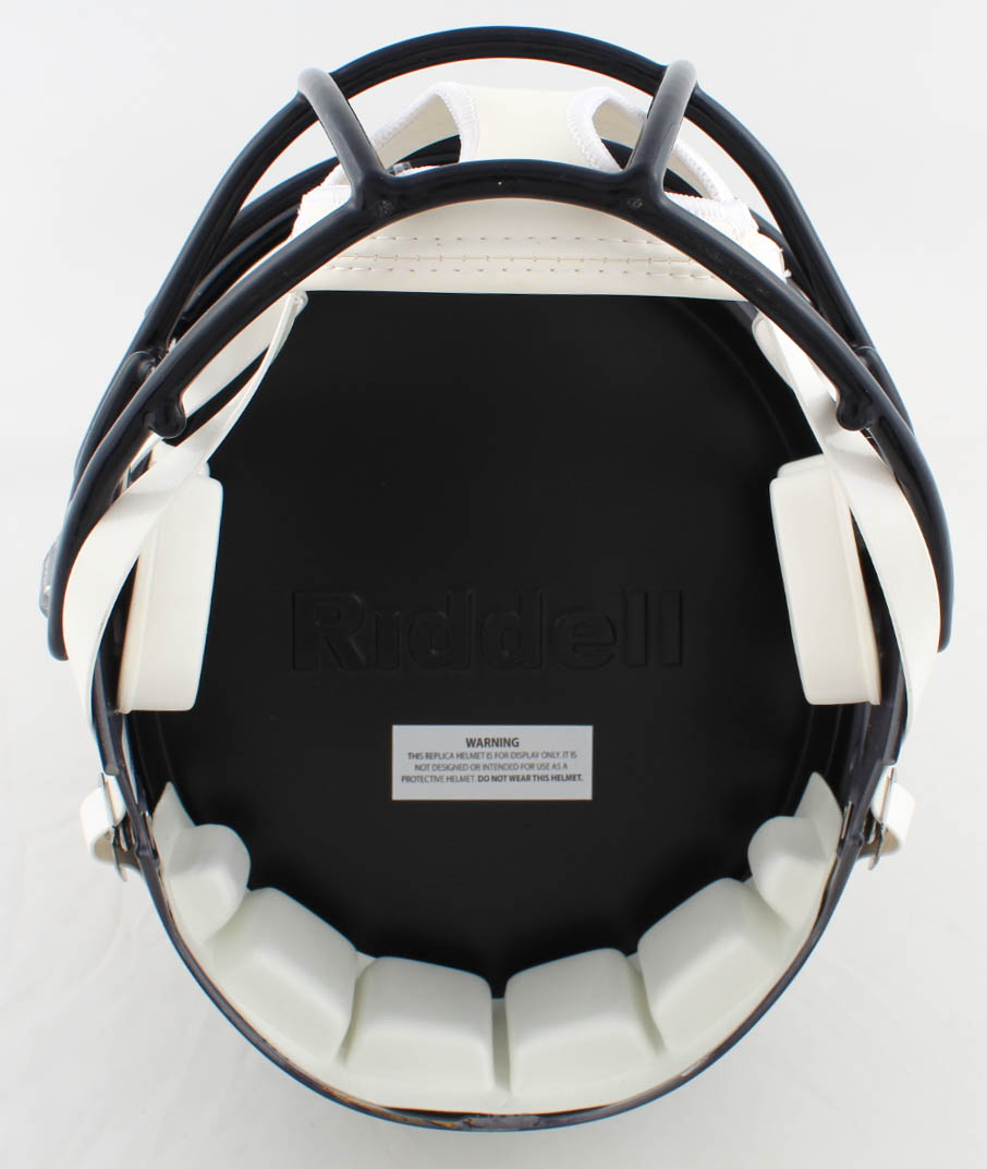 Brian Urlacher Signed Bears Full-Size Speed Helmet Inscribed "HOF 2018" (Beckett COA) at PristineAuction.com Brian Urlacher Signed Bears Full-Size Speed Helmet Inscribed "HOF 2018" (Beckett COA) at PristineAuction.com