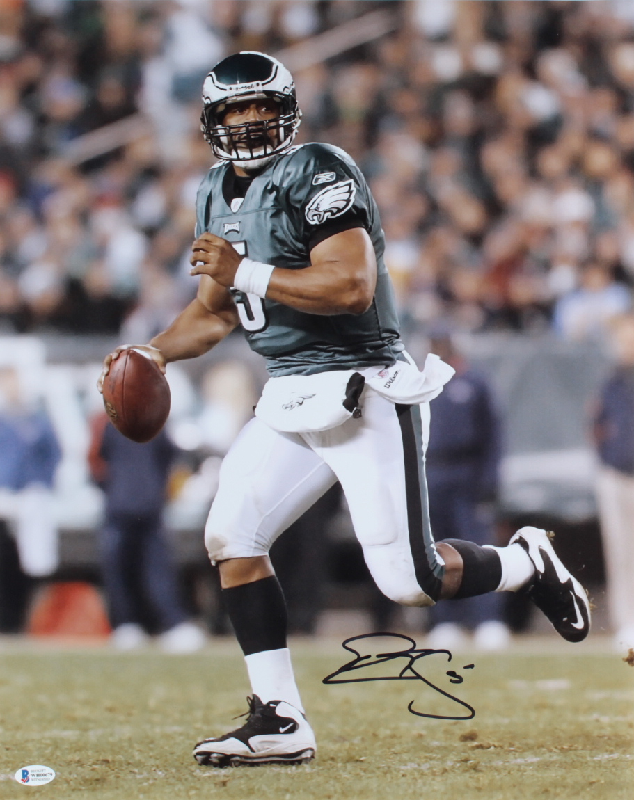 Donovan McNabb Signed Eagles 16x20 Photo (Beckett COA) at PristineAuction.com Donovan McNabb Signed Eagles 16x20 Photo (Beckett COA) at PristineAuction.com