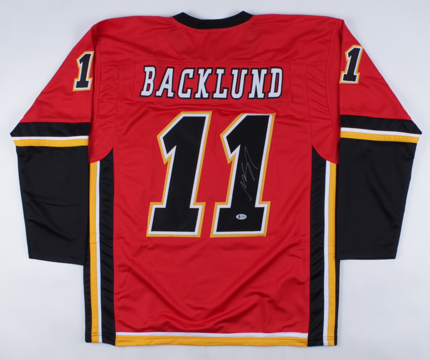 Mikael Backlund Signed Jersey (Beckett COA) (See Description) at PristineAuction.com Mikael Backlund Signed Jersey (Beckett COA) (See Description) at PristineAuction.com