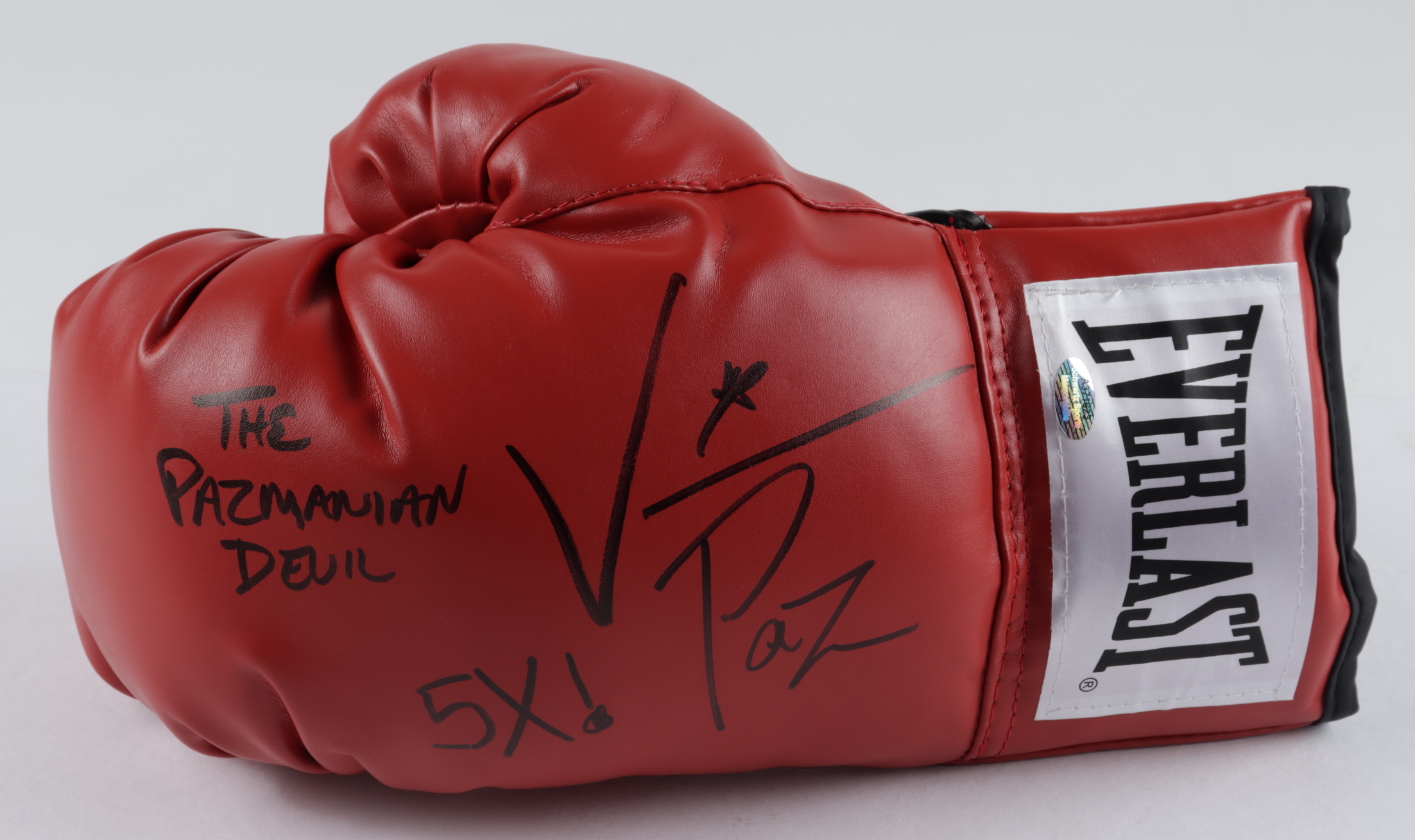 Vinny Pazienza Signed Everlast Boxing Glove Inscribed "5x!" & "The Pazmanian Devil" (Schwartz COA) at PristineAuction.com Vinny Pazienza Signed Everlast Boxing Glove Inscribed "5x!" & "The Pazmanian Devil" (Schwartz COA) at PristineAuction.com